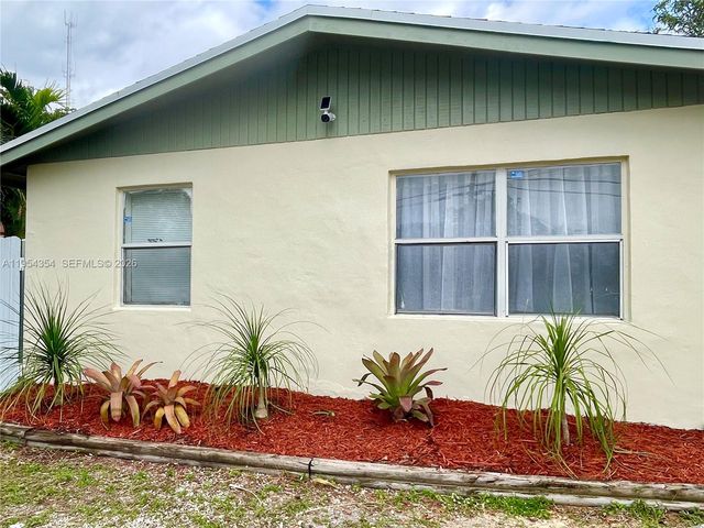 2433 NW 20th St, Fort Lauderdale, FL 33311
