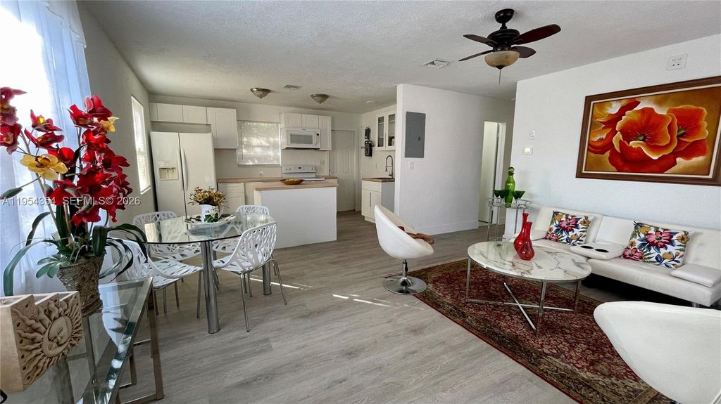 2433 NW 20th St, Fort Lauderdale, FL 33311