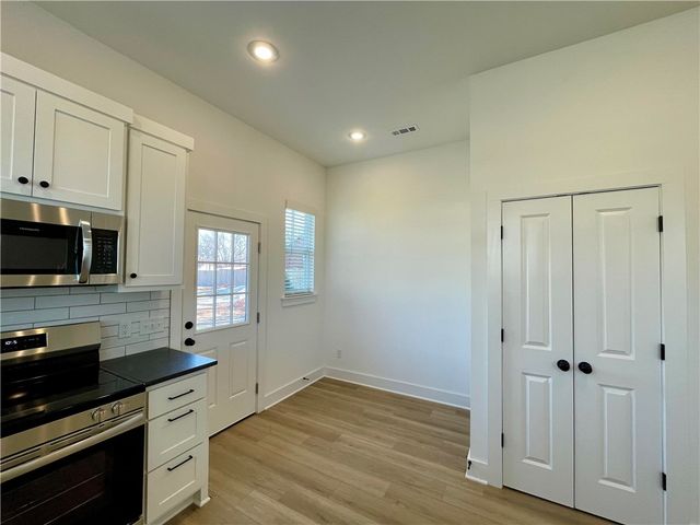 610 W Price Avenue A, Springdale, AR 72764