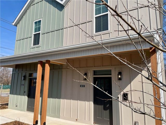 610 W Price Avenue A, Springdale, AR 72764