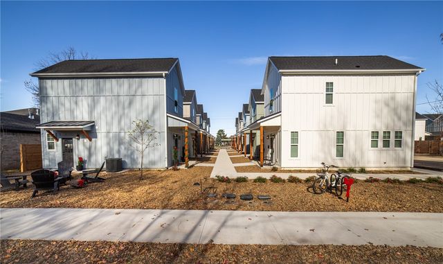 610 W Price Avenue A, Springdale, AR 72764