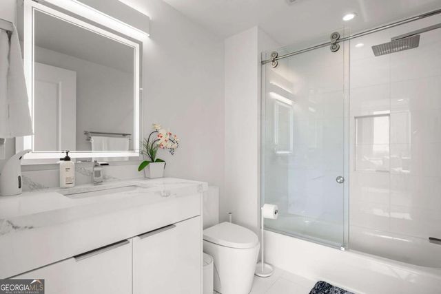 3338 Peachtree Road 2207, Atlanta, GA 30326