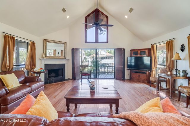 112 Dogwood Lane, Pass Christian, MS 39571