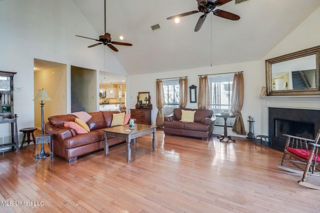 112 Dogwood Lane, Pass Christian, MS 39571