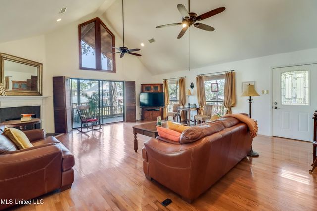 112 Dogwood Lane, Pass Christian, MS 39571