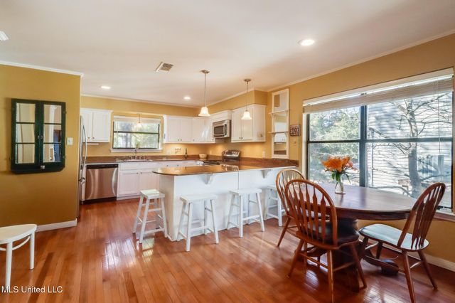 112 Dogwood Lane, Pass Christian, MS 39571