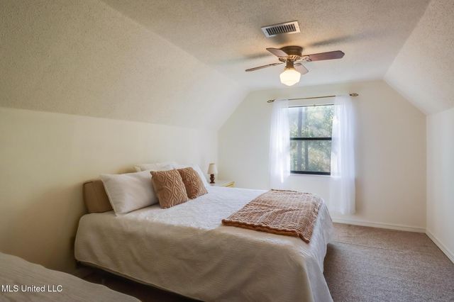 112 Dogwood Lane, Pass Christian, MS 39571