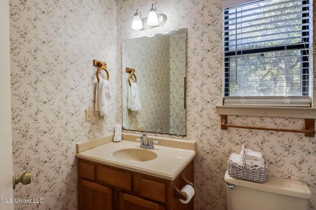 112 Dogwood Lane, Pass Christian, MS 39571