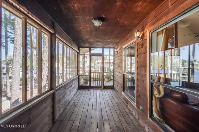 112 Dogwood Lane, Pass Christian, MS 39571