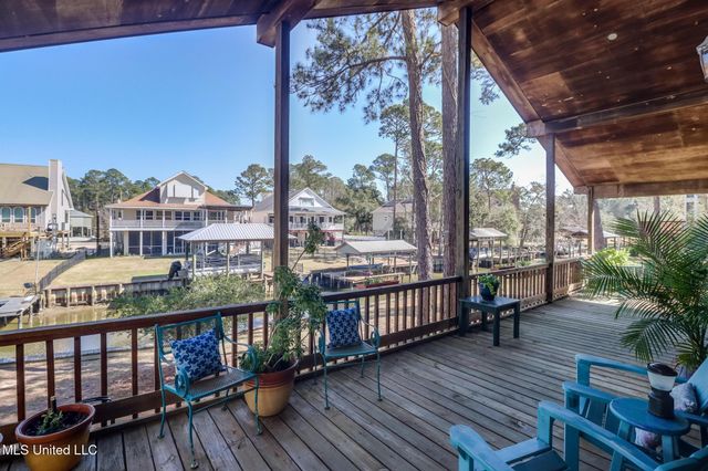 112 Dogwood Lane, Pass Christian, MS 39571