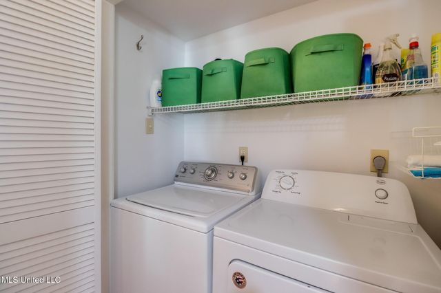 112 Dogwood Lane, Pass Christian, MS 39571