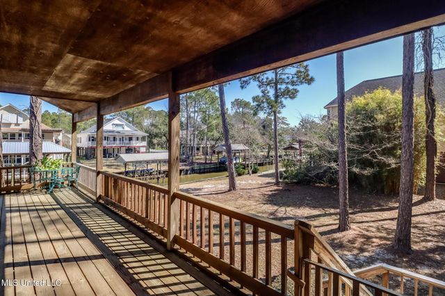 112 Dogwood Lane, Pass Christian, MS 39571