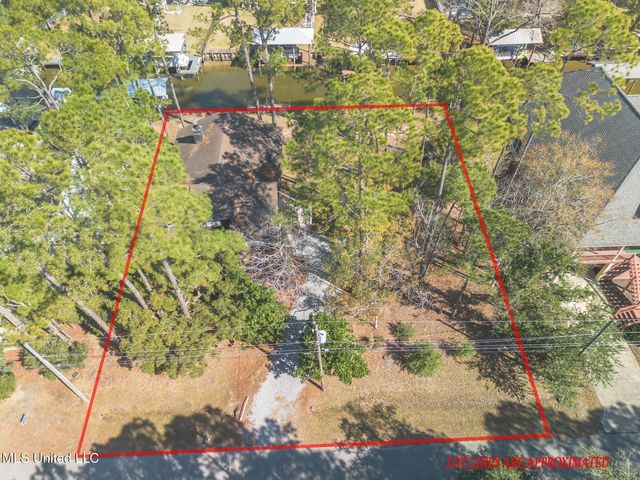 112 Dogwood Lane, Pass Christian, MS 39571