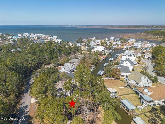 112 Dogwood Lane, Pass Christian, MS 39571