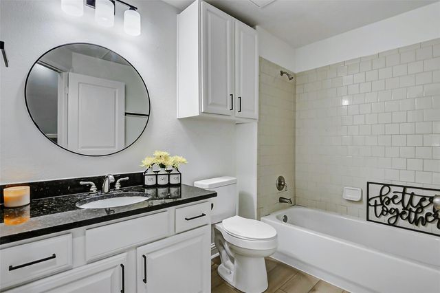 5 Versante Court, Houston, TX 77070