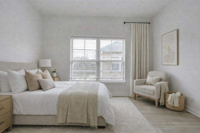 5 Versante Court, Houston, TX 77070