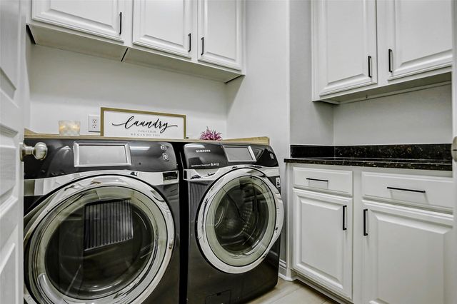 5 Versante Court, Houston, TX 77070