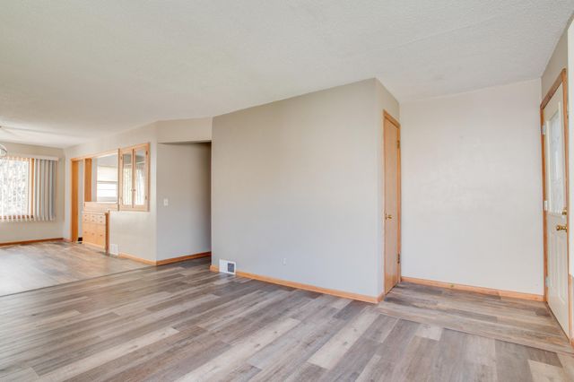 614 16th Street N, Moorhead, MN 56560