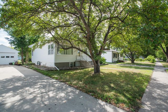 614 16th Street N, Moorhead, MN 56560