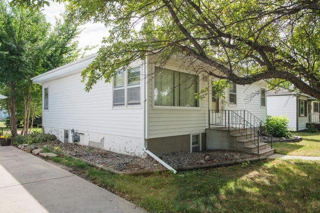 614 16th Street N, Moorhead, MN 56560