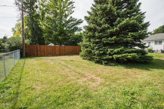 614 16th Street N, Moorhead, MN 56560