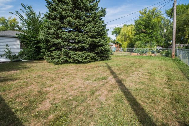614 16th Street N, Moorhead, MN 56560