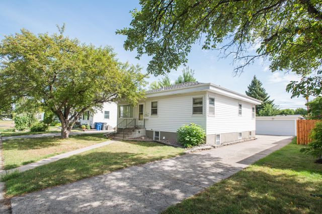 614 16th Street N, Moorhead, MN 56560