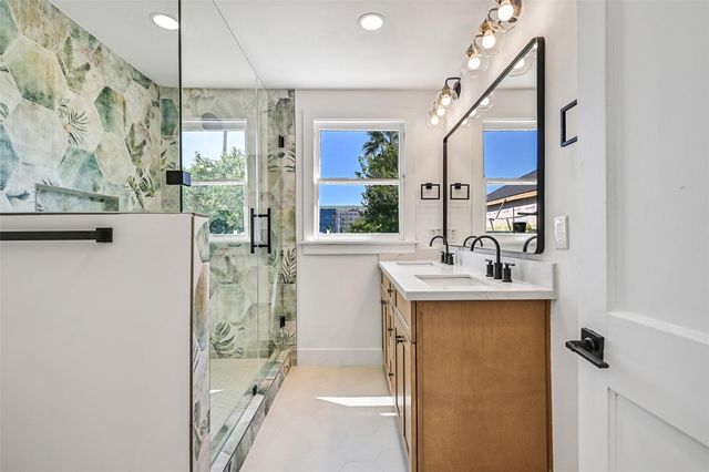 2010 Rosenberg Street, Galveston, TX 77550