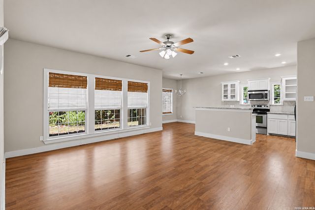1720 Nordberg, Seguin, TX 78155