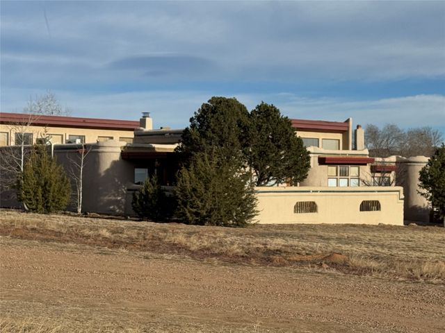 3 Solano Court, Santa Fe, NM 87508