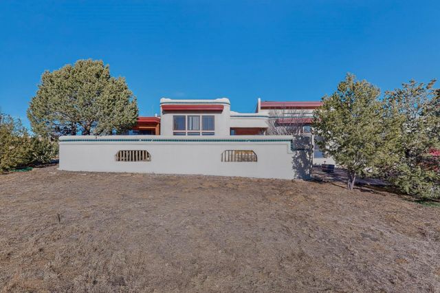 3 Solano Court, Santa Fe, NM 87508
