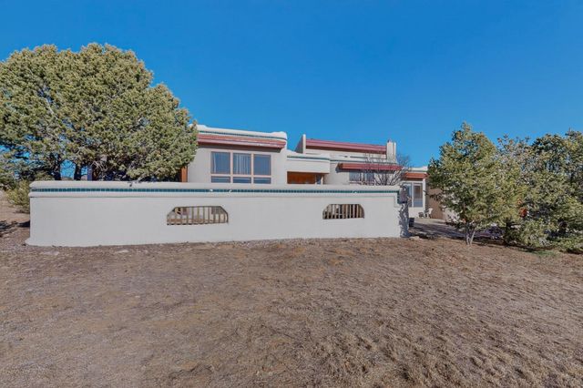 3 Solano Court, Santa Fe, NM 87508