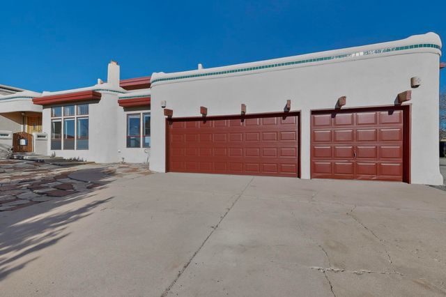 3 Solano Court, Santa Fe, NM 87508