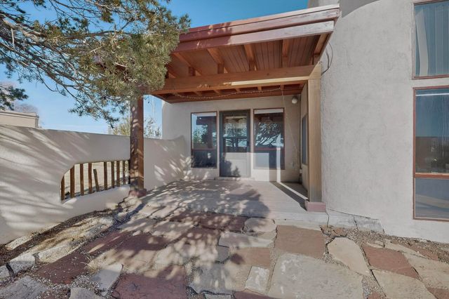 3 Solano Court, Santa Fe, NM 87508