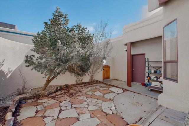 3 Solano Court, Santa Fe, NM 87508