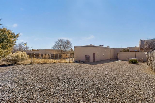 3 Solano Court, Santa Fe, NM 87508