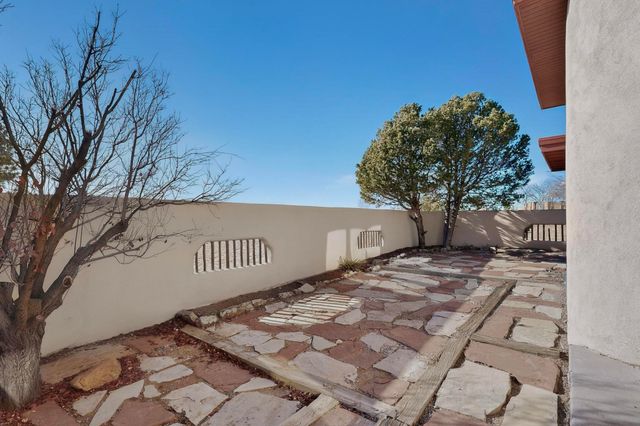 3 Solano Court, Santa Fe, NM 87508