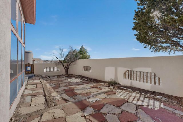 3 Solano Court, Santa Fe, NM 87508