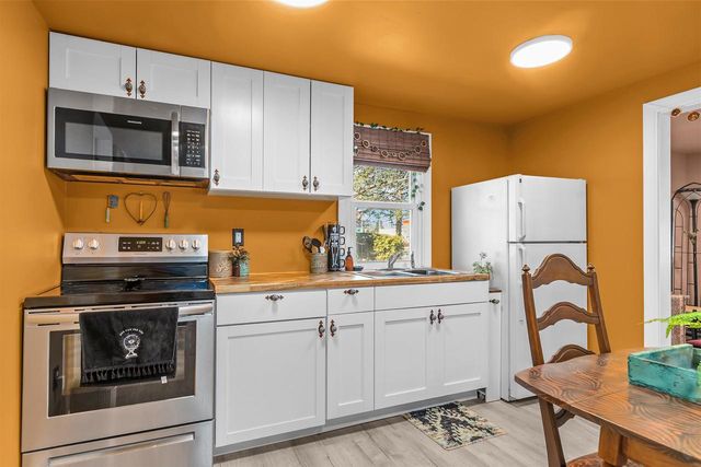 231 W SMITH AVENUE, Oshkosh, WI 54901