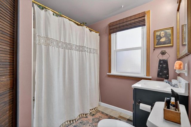 231 W SMITH AVENUE, Oshkosh, WI 54901