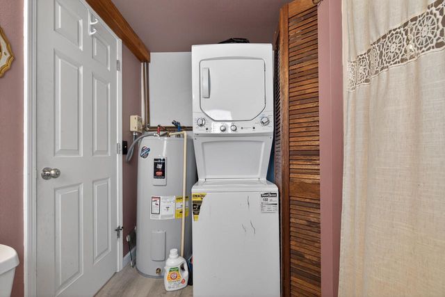 231 W SMITH AVENUE, Oshkosh, WI 54901