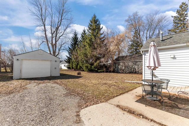 231 W SMITH AVENUE, Oshkosh, WI 54901