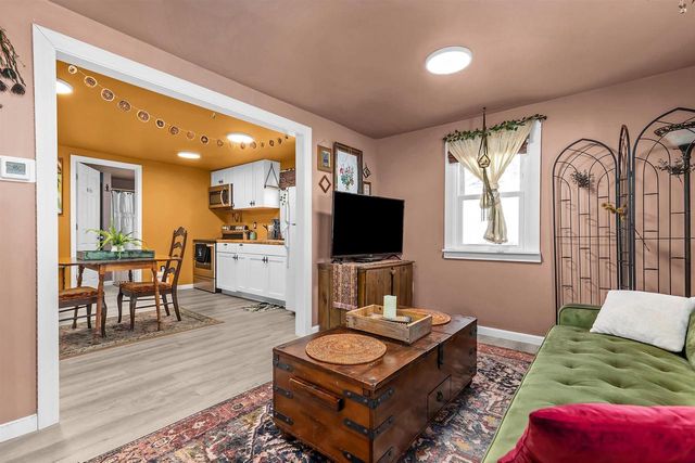 231 W SMITH AVENUE, Oshkosh, WI 54901