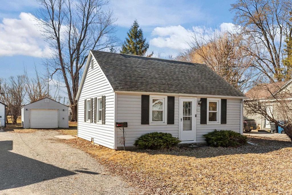 231 W SMITH AVENUE, Oshkosh, WI 54901