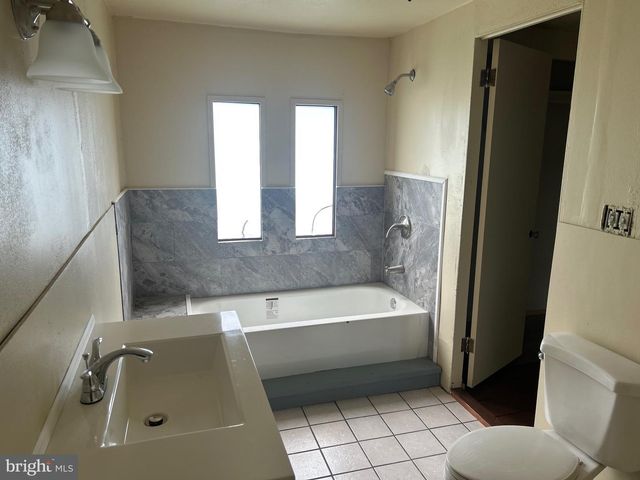 310 BROOKLYN DR, York, PA 17406