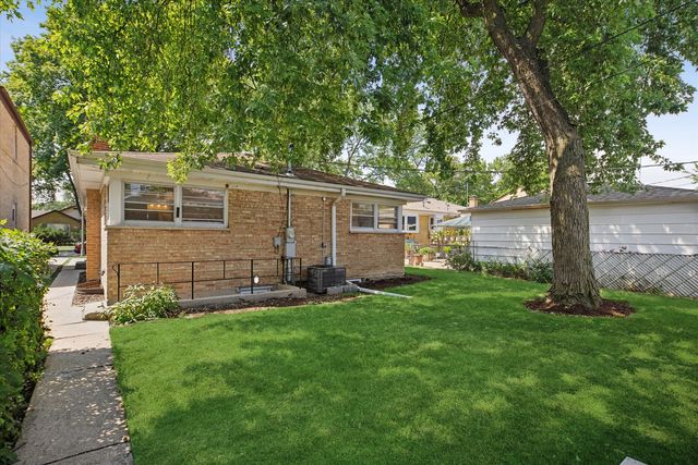 3820 Dobson Street, Skokie, IL 60076