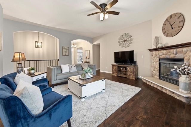 1909 Foxcroft LANE, Waukesha, WI 53189