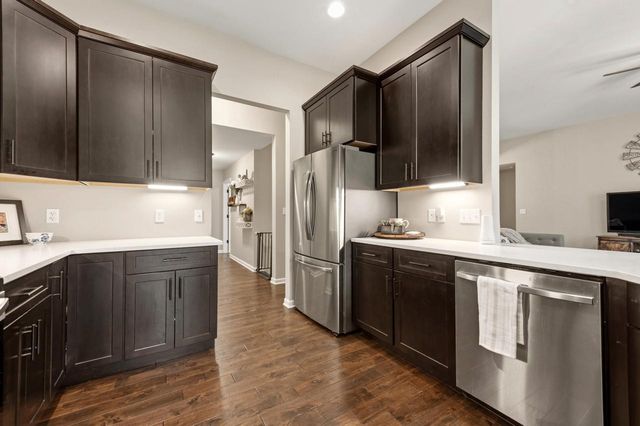 1909 Foxcroft LANE, Waukesha, WI 53189