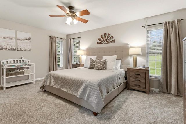 1909 Foxcroft LANE, Waukesha, WI 53189