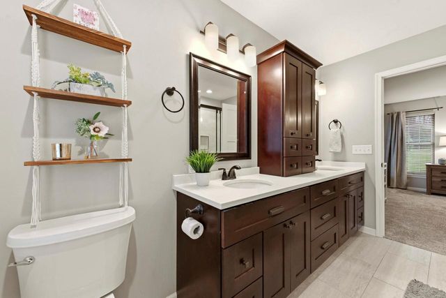 1909 Foxcroft LANE, Waukesha, WI 53189